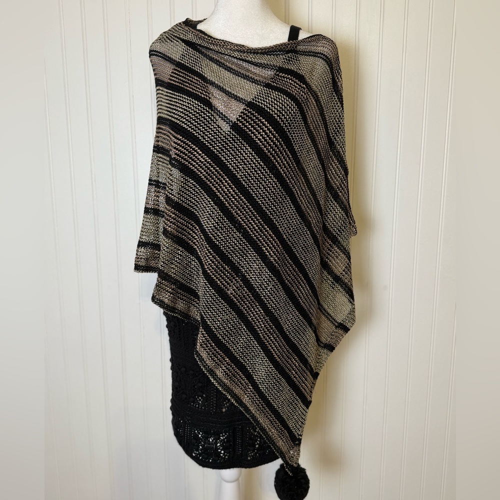 NWT | Sara Campbell | LTD Striped poncho